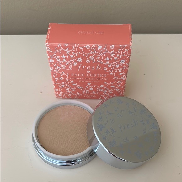 Fresh Face Luster Powder Chalet Girl NIB Rare - Picture 1 of 3